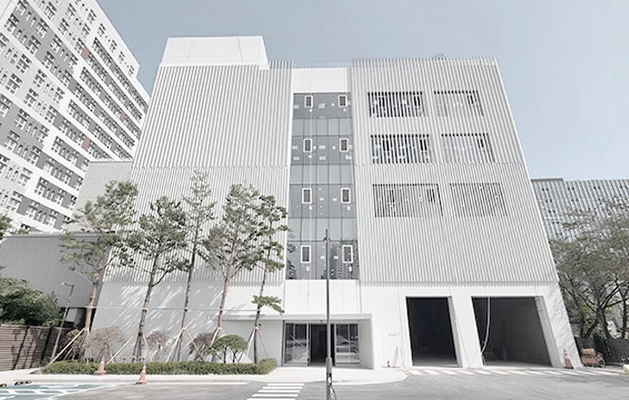 Korean broadcasting company enjoys secure, high-performance networking for seamless content production, using a USG FLEX 700 firewall, L3 Aggregation Fiber Switch, WiFi 6 Access Point, and Smart Managed Switch
