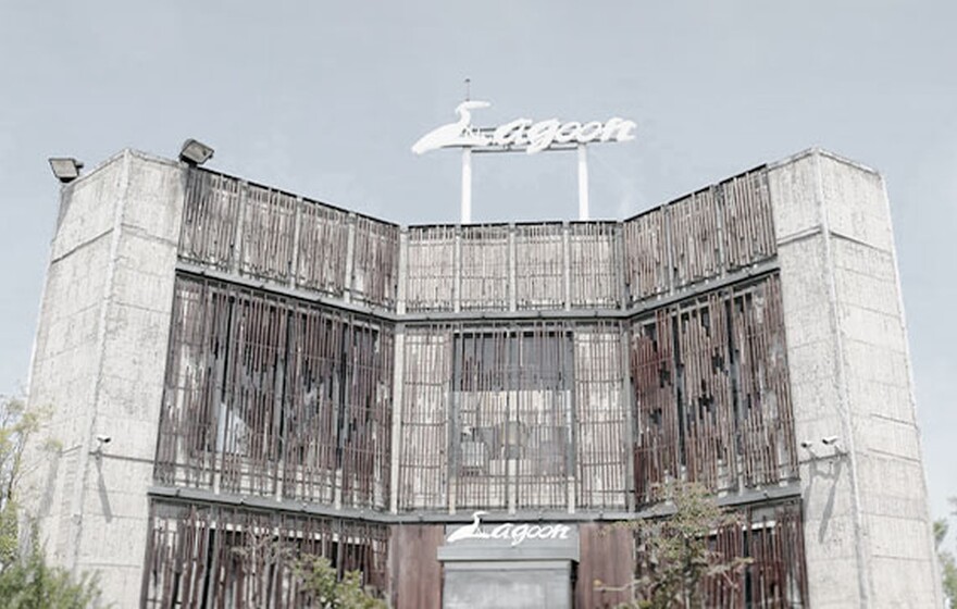 Lagoon Furniture installed USG FLEX 100 firewall and USG LITE 60AX security routers to enhance network connectivity and security