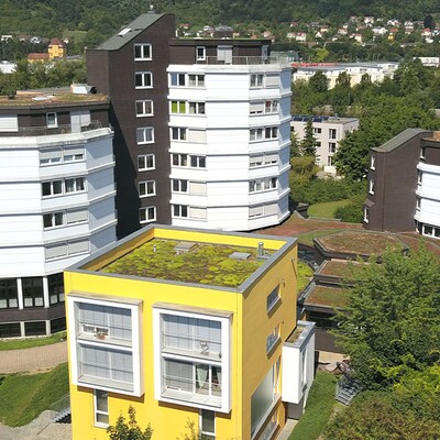 Modernisierung des Albrecht-Bengel-Hauses in Deutschland mit vier Wohnheimen, die mit Nebula Cloud Management, WiFi 6 und Smart Switches ausgestattet sind.
